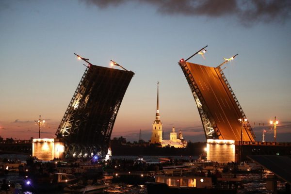 Дворцовый мост в Петербурге «споёт» Стравинского в честь ПМЭФ-2025